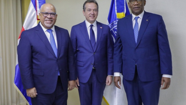 Director Promipyme asiste acto reconocimiento Ministro Ito Bisonó